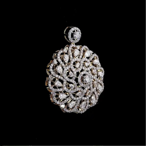 Collar con Colgante de Diamantes Cultivados en Laboratorio HIPHOPSTAR Celestial Lace, Diseño Floral Multiforma, Oro Amarillo de 10/14/18 Quilates, Moderno - Product Image 2