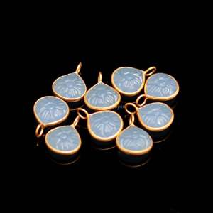 Pendentif fleur en calcédoine bleue naturelle, charme en argent sterling 925, pierre précieuse sculptée à la main, charme en forme de cœur pour la création de bijoux - Product Image 4