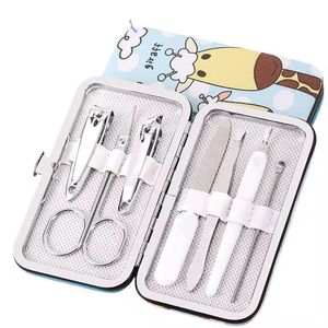 Kit de manucure portable MORJE Surgical 7 en 1 en acier inoxydable avec étui pour adultes - Product Image 2