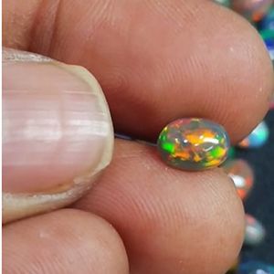 241 piezas de ópalo negro natural etíope, cabujón ovalado de 5x4, 6x4, 7x5, 8x6 mm, 116 quilates, lote Iroc Sales, gemas sueltas, US$140 por todo el lote. - Product Image 2