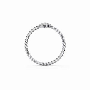 Anillo de Oro Blanco de 18K con Diamantes Cultivados en Laboratorio CVD con Certificación IGI, Diseño de Racimo de Flores y Banda Trenzada - Product Image 2
