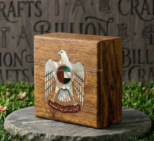 Quemador de Incienso de Madera Tradicional de Oriente Medio, Set con Mapa de los Emiratos Árabes Unidos y Emblema de Halcón, Quemador de Oud y Bakhoor Árabe, Regalo Corporativo para Ramadán - Product Image 3