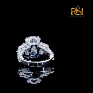 Bague de fiançailles de luxe en or massif 9K 14K 18K avec diamant ovale de laboratoire couleur DEF, taille bouclier 2 carats, halo caché, bijoux personnalisés - Product Image 6