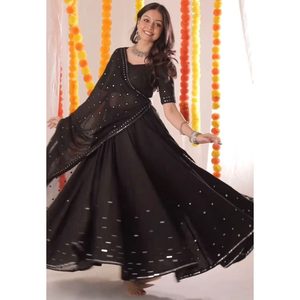 FANCY GEORGETTE SECUENCIA DE HILO TRABAJO LEHENGA CHOLI CON DUPATTA NEGRO - Product Image 1