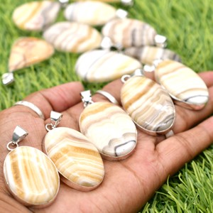 Collier Pendentif Ovale en Agate Jaune Naturelle Vintage Prem Bhaya Christian, Sertissage Bezel Plaqué Argent 925, Unisexe, pour Fiançailles - Product Image 2