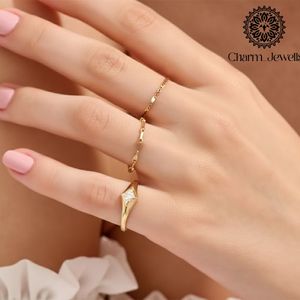Bague de fiançailles Charm_Jewells en or rose plaqué, moissanite taille princesse, sertissage géométrique, style classique pour femme - Product Image 4