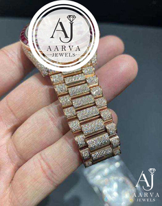 Reloj Mecánico Moissanite con Caja de Acero Inoxidable, Esfera de Cristal de Zafiro de 28 mm, Totalmente Adornado con Cristales, Correa de 20 mm, Estilo Vintage Unisex - Product Image 1