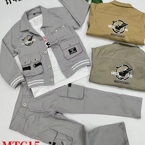 เสื้อแจ็คเก็ตเดนิมเด็กผู้ชายคุณภาพสูง รุ่น YQ322 ราคา 11.5 ดอลลาร์ + เสื้อยืด + กางเกง ชุด 3 ชิ้น ชุดเสื้อผ้าเด็กแฟชั่น - Product Image 3