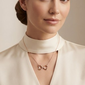 Pendentif plaqué or rose avec moissanite sertie en canal, collier en diamant taille brillant pour femme, à porter au quotidien - Product Image 4
