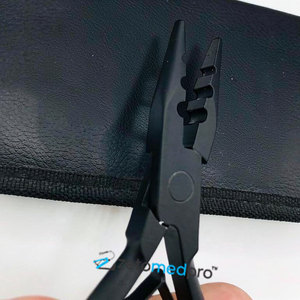 Pince à 3 trous noire mate, best-seller, avec poignées blanches, en acier inoxydable, logo personnalisé, pour extensions de cheveux et micro-boucles - Product Image 2