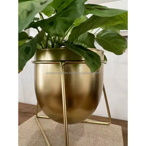 Maceta de metal martillado moderna, artículo fantástico para decoración de hogar y Jardín de Azora Industries - Product Image 2