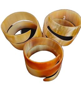 Best-seller Bracelet manchette en corne de buffle classique unisexe Nouvelle arrivée Design découpé Poignets polis Couleurs naturelles pour mariage - Product Image 3