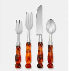 Ensemble de couverts en acier inoxydable avec manche en acrylique rouge, design élégant, parfait pour les événements, les mariages et la salle à manger. - Product Image 1