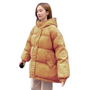 Abrigo de invierno XL para mujer, chaqueta acolchada recortada holgada con relleno de algodón alto, bombardero de estudiante, logotipo de piel de cuero, tela sólida - Product Image 1