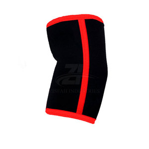 Las mangas de tela que absorben la humedad te mantienen seco y cómodo durante largas sesiones de entrenamiento. - Product Image 2