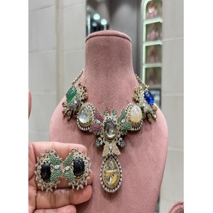 Ensemble Collier et Boucles d'Oreilles en Laiton Plaqué Or avec Moissanite, Qualité Premium, Tendance, pour Femme, Idéal pour Fiançailles, Anniversaire, Mariage, Fête - Product Image 1