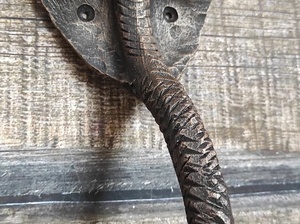 Poignée de portail en fer forgé résistante à la rouille avec motif serpent, style traditionnel, accessoire décoratif pour portail - Product Image 5