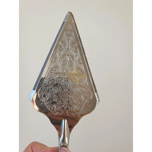 ชุดมีดและที่ตักเค้กโลหะทนทานคุณภาพสูง ผลิตด้วยมือ เป็นมิตรกับสิ่งแวดล้อม เหมาะสำหรับงานแต่งงาน พร้อมสีและโลโก้ที่ปรับแต่งได้ - Product Image 5