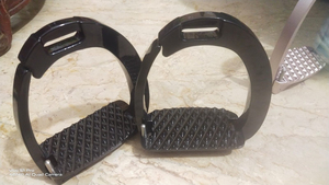 2026 Latest Design Non Slip Safety Stirrup Horsing Equestrian Horse Bits <b>Lightweight</b> <b>Iron</b> High Quality Custom Color Standard - Product Image 6