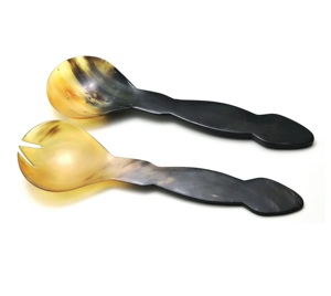 Juego de 2 servidores de ensalada de cuerno de diseño moderno, cucharas de cuerno hechas a mano con cuerno natural de búfalo a un precio razonable. - Product Image 1