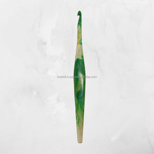 Ganchos de ganchillo de resina Galaxy Swirl-Patrones de colores llamativos, ligeros, perfectos para marcas de ganchillo Premium estilo personalizado de todos los tamaños - Product Image 2