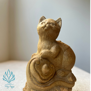 Statue du Zodiaque Asiatique en Bois d'Agar, Sculpture de Chat Faite à la Main, Forme Compacte, Design Feng Shui, Ornement de Salon, Vente en Gros - Product Image 1