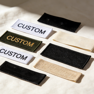 Étiquettes tissées personnalisées Upfelt Impex avec tissu en maille multi-textures et étiquettes suspendues en papier de qualité supérieure pour vêtements, t-shirts, jeans, vestes - Product Image 1