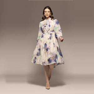 Vestido de Mujer de Excelente Calidad, Moderno, con Estampado Abstracto Blanco, Corte en A, Informal, para Fiestas y Uso Diario - Product Image 1