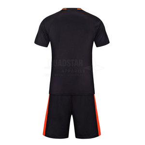 Service OEM, uniforme de football pour adultes à manches courtes 100% polyester, léger, respirant, écologique, couleur unie - Product Image 2