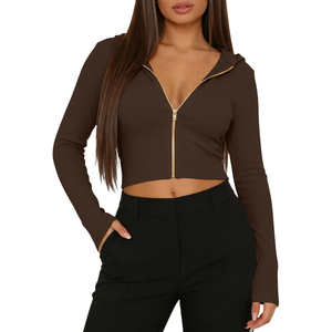 Nouveau haut court côtelé marron à capuche et fermeture éclair pour femme, manches longues, couleur unie, tricoté, respirant, pour l'automne, vente en gros, OEM ODM - Product Image 1