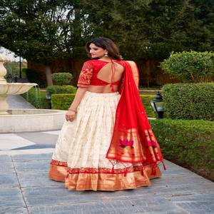 Ensemble Lehenga Choli en soie Paithani cousu VASTRA COTTAGE avec broderie de sequins et tissage Zari et dupatta en soie jacquard - Product Image 3