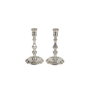 Porte-bougies vintage en métal argenté, style rétro antique en étain, pour centre de table de mariage de luxe. - Product Image 1
