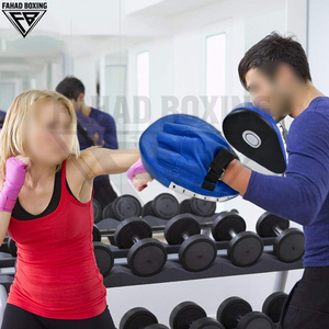 Almohadillas de Entrenamiento de Boxeo de Primera Calidad con Correa Ajustable, Logotipo Personalizado, Proveedor OEM ODM, Guantes de Enfoque para Muay Thai Azul y Negro - Product Image 5