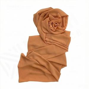 Hiyab Suave y Ligero de Moda para Mujeres Musulmanas, Diseño Moderno en Chifón, Transpirable y Elegante, Pañuelo Premium para la Cabeza - Product Image 3