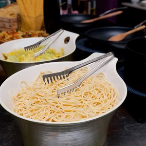 Accessoires de cuisine en acier inoxydable de haute qualité, pince à spaghetti, pince à salade, pince de service pour barbecue, passe au lave-vaisselle, antidérapante - Product Image 1