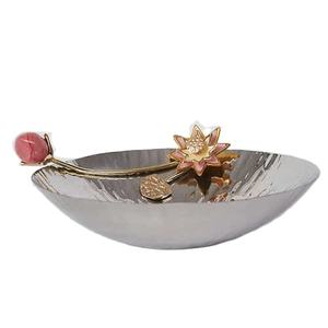 Plateau de service décoratif en métal argenté écologique avec poignées dorées pour le petit-déjeuner et le plateau de fruits de la décoration intérieure - Product Image 1