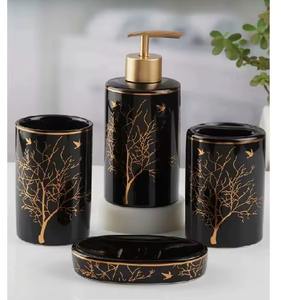 Ensemble de salle de bain élégant en marbre noir avec détails dorés, parfait pour les occasions spéciales, les chambres d'hôtes et les cadeaux, provenant d'Inde. - Product Image 3
