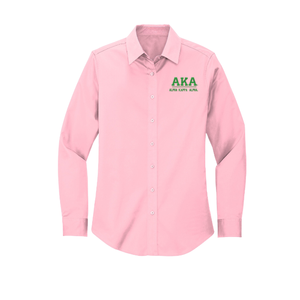 Camisa Oxford Rosa con Letras Griegas AKA para Mujer, Manga Larga, Cuello de Solapa, de Algodón, con Botones y Bordado, para Hermandades - Product Image 1