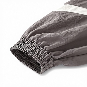 เสื้อแจ็คเก็ตกันลมผู้ชายแบบสั่งทำพิเศษ - ซิปแบบรูดขึ้น วัสดุไนลอน สไตล์วาร์ซิตี้ ทรงโอเวอร์ไซส์ กันลม พร้อมดีไซน์แบบปะติด - Product Image 4