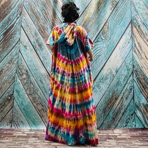 Robe de soirée moderne chaude détendue profonde col en V fait à la main Tie Dye Trendy Summer Resort Wear Robe de soirée Boho Beach Kaftan kimono - Product Image 6