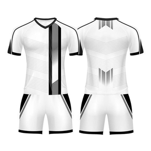 Tenue de football personnalisée par sublimation, ensemble maillot et short, doux, respirant, séchage rapide, anti-UV, équipement de football - Product Image 6