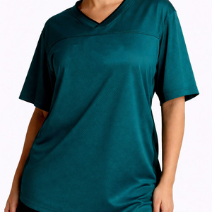 Camiseta de fútbol americano de malla lisa para mujer, cuello en V oversize, top deportivo de poliéster, personalizable, servicio mayorista OEM a granel - Product Image 4