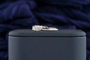 แหวนเพชรทรงบาแกตต์ 14K ทองคำขาว เพชรเพาะเลี้ยงในห้องปฏิบัติการ แบบ Eternity Band - Product Image 5