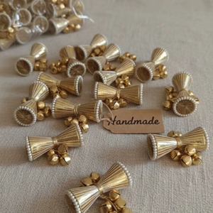 Adornos de Borlas Ghungroo Dorados Hechos a Mano, Elegantes, para Joyería Étnica y Creaciones Artesanales, Dijes Decorativos Latkan de Primera Calidad - Product Image 1
