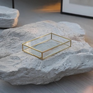 Boîte de rangement classique en laiton et verre pour bijoux et cosmétiques, idéale pour les accessoires féminins (vente en gros) - Product Image 5