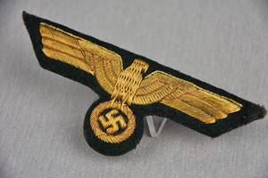 ตราอินทรีทองคำสำหรับพิธีการติดอกเสื้อและแขนเสื้อ ตราอินทรีปักดิ้นทองคำแบบสั่งทำพิเศษสำหรับติดอกเสื้อและแขนเสื้อ - Product Image 3