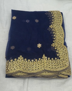 ผ้าคลุมไหล่ปักลาย 4 ด้าน - Product Image 1