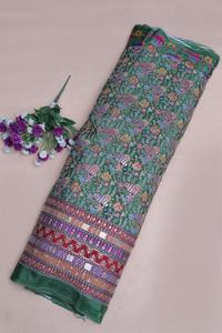 ผ้าพิมพ์ลายดอกไม้สีเขียวมิ้นท์แบบธรรมชาติ พร้อมขอบตกแต่งอย่างสวยงาม เหมาะสำหรับทำชุดคุร์ติ วัสดุสำหรับตัดเย็บเสื้อผ้าพื้นเมือง - Product Image 5