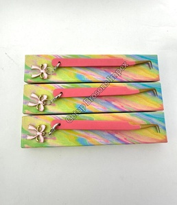 Pince à épiler pour cils en acier inoxydable à 90 degrés, pointe en fibre, rose, pointes lisses/dentelées, prise en main parfaite, anti-statique, anti-magnétique, logo personnalisé - Product Image 1