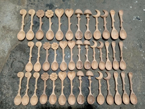 Cuillère à café en bois sculptée à la main, écologique, avec manche en forme de feuille, pour les fêtes - Style minimaliste japonais, manche long, plaqué or 10 ml - Product Image 2